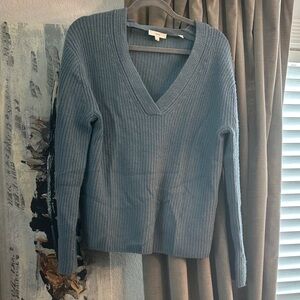 Vince wool cashmere blend Elegant V-Neck Sweater in Soft Blue size large